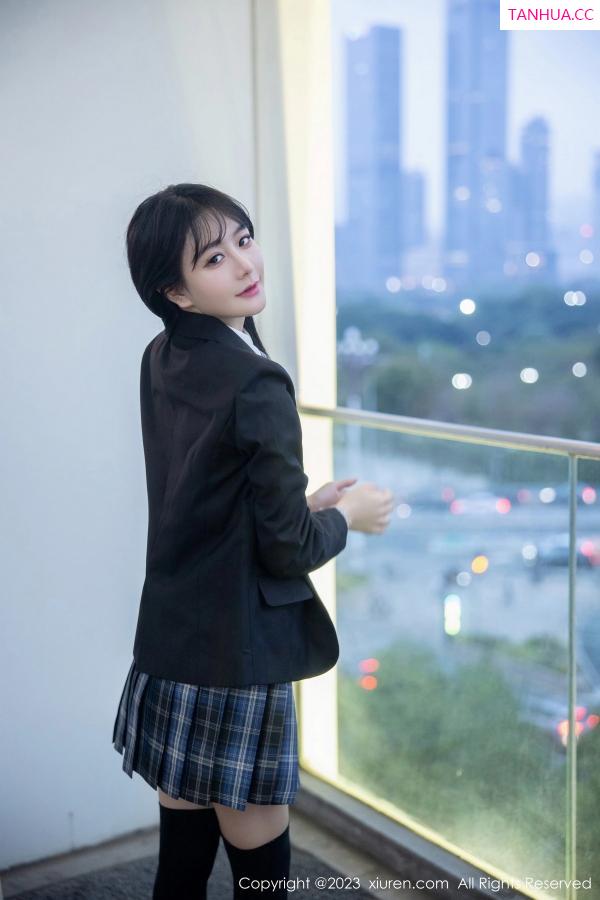   [XiuRen]高清写真图 2023.04.28 No.6662 幼幼 制服美腿第23张图片